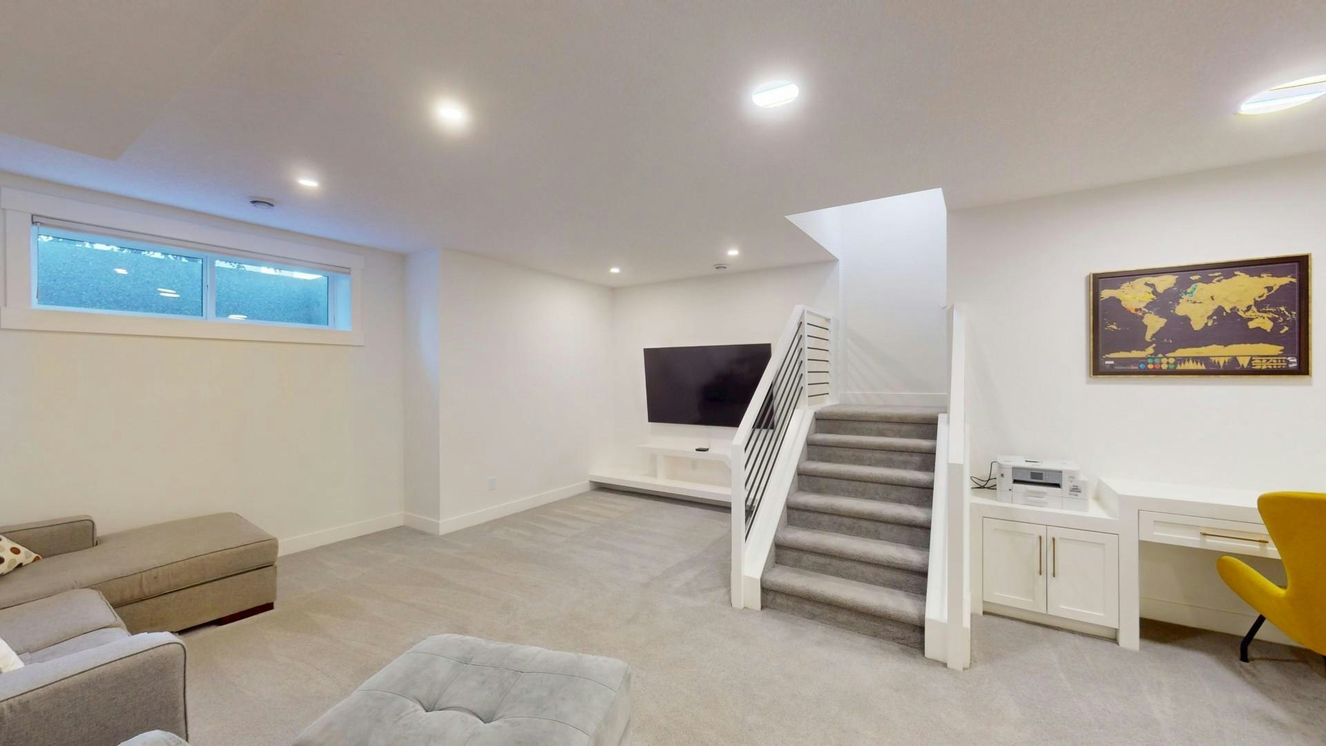 905 21 Avenue NW, Calgary, AB, T2M 1K7 - 8