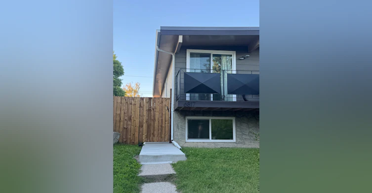 6817 Huntsbay Road Northwest, Calgary, AB, T2K 4R2