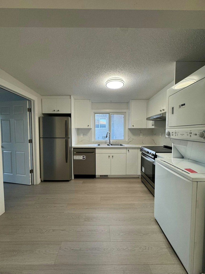 6817 Huntsbay Road Northwest, Calgary, AB, T2K 4R2 - 3