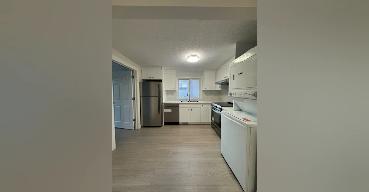 6817 Huntsbay Road Northwest, Calgary, AB, T2K 4R2 - 3