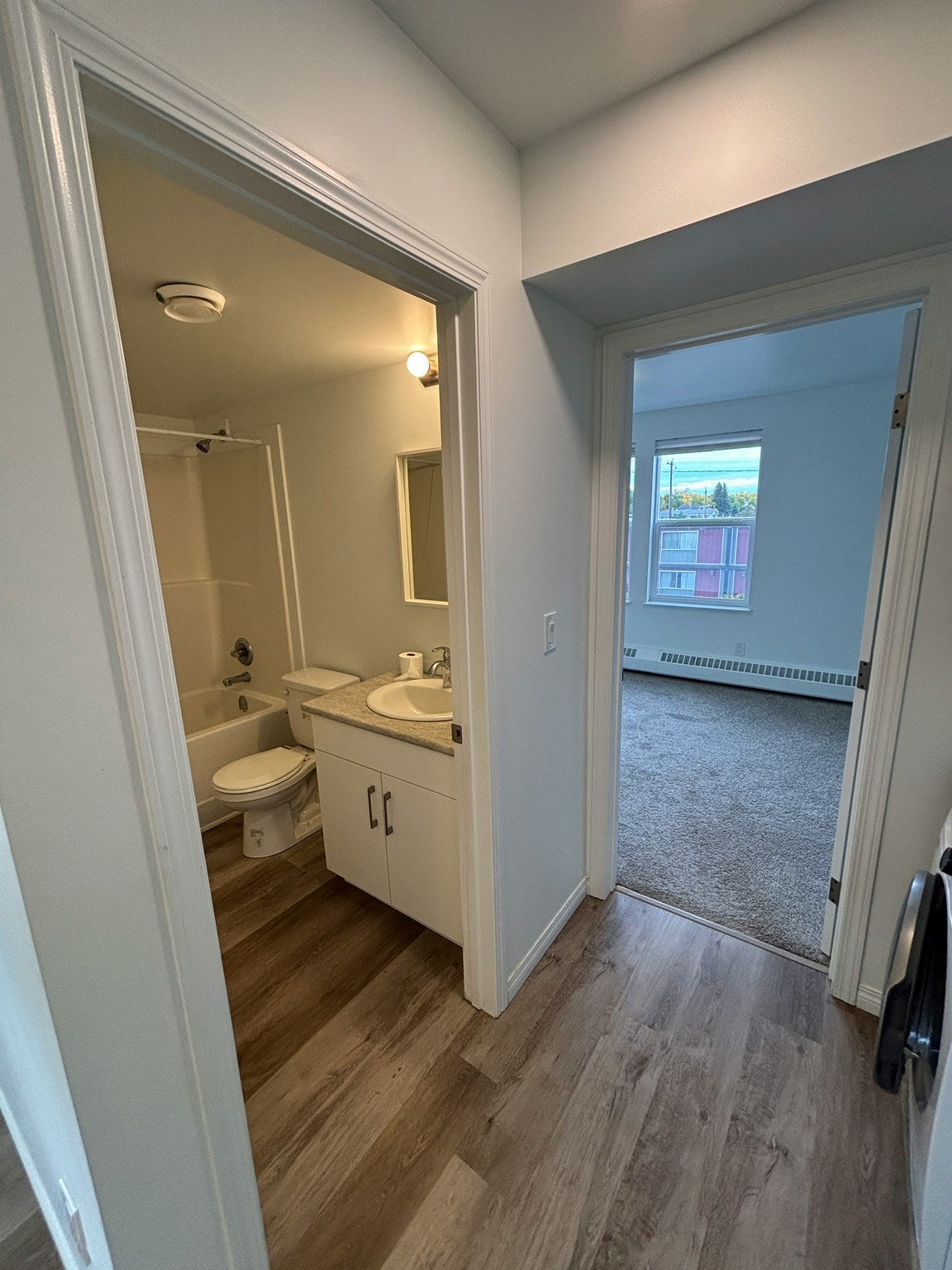 201-3611 118 Avenue Northwest, Edmonton, AB, T5W 0Z5 - 8