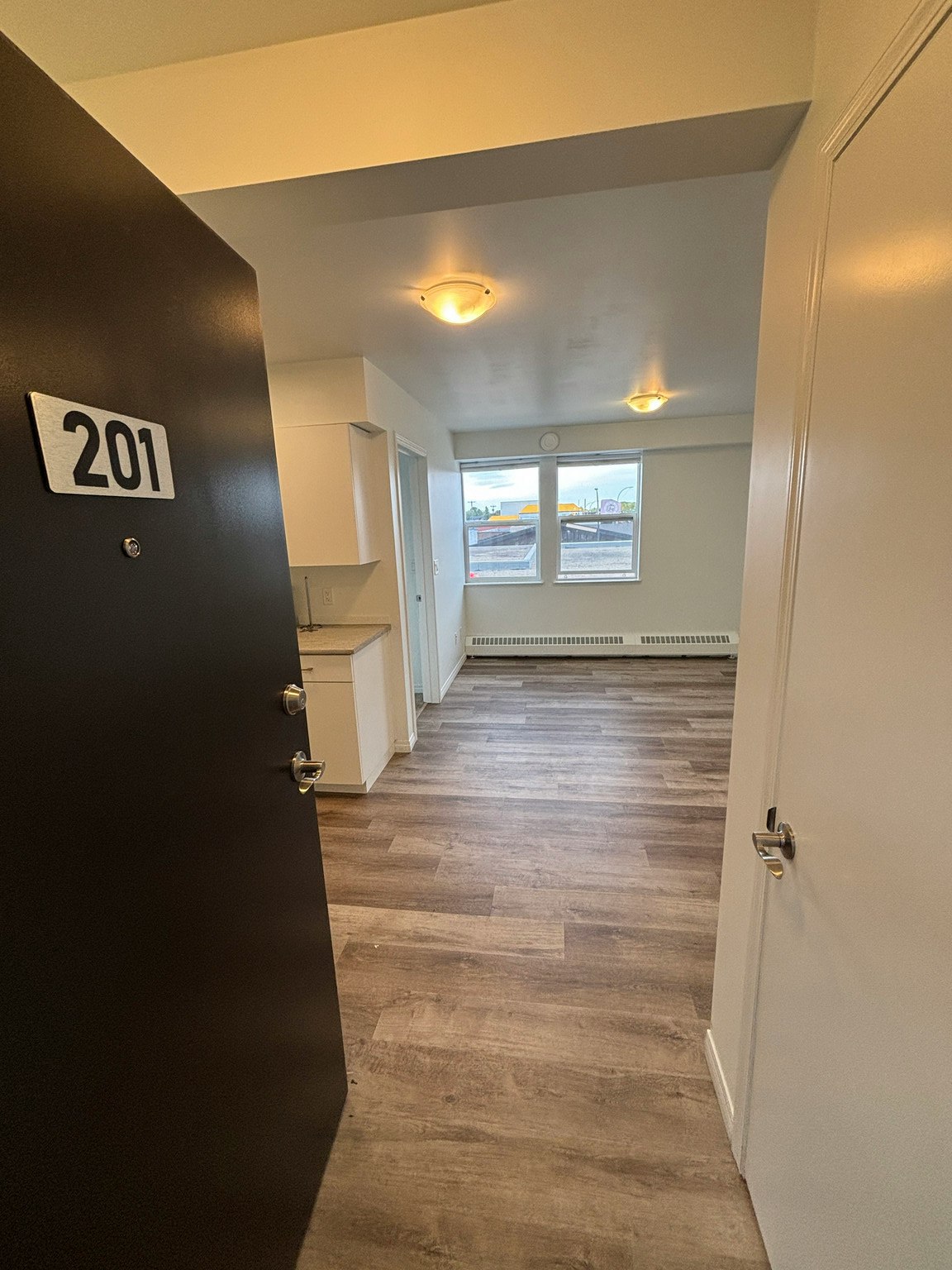 201-3611 118 Avenue Northwest, Edmonton, AB, T5W 0Z5