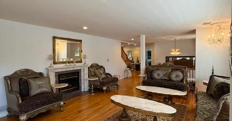 4501A Woodgreen Drive, West Vancouver, BC, V7S 2T8 - 4