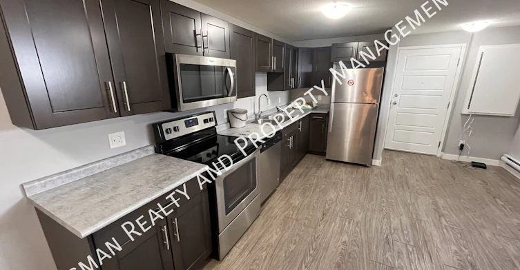 B-960 Wallace, Regina, SK, S4N 3Y5 - 2