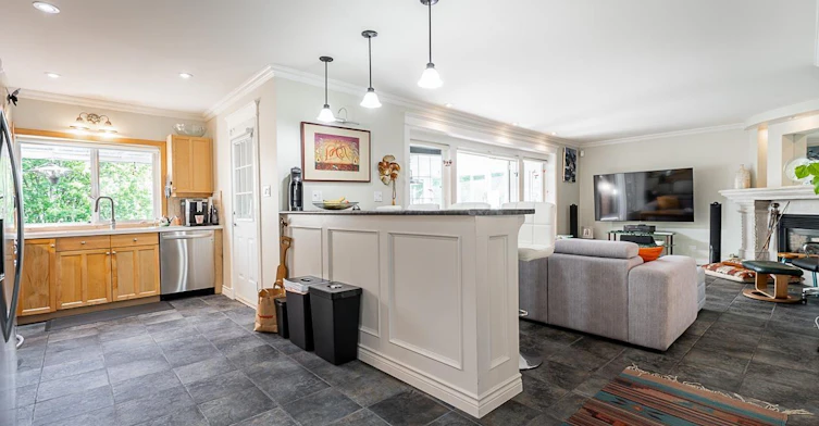 5823 Highfield Drive, Burnaby, BC, V5B 1K6 - 16