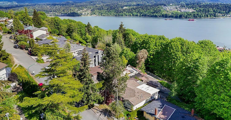 5823 Highfield Drive, Burnaby, BC, V5B 1K6 - 4