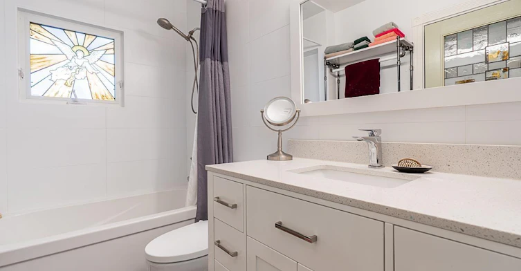 5823 Highfield Drive, Burnaby, BC, V5B 1K6 - 9