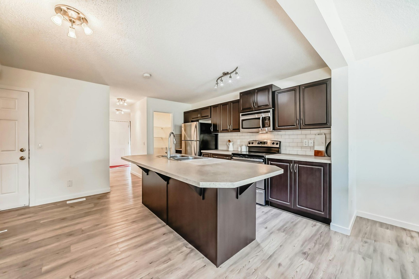 790 River Heights Crescent, Cochrane, AB, T4C 0J3 - 4