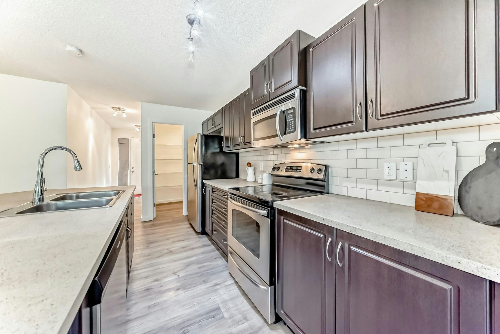 790 River Heights Crescent, Cochrane, AB, T4C 0J3 - 5