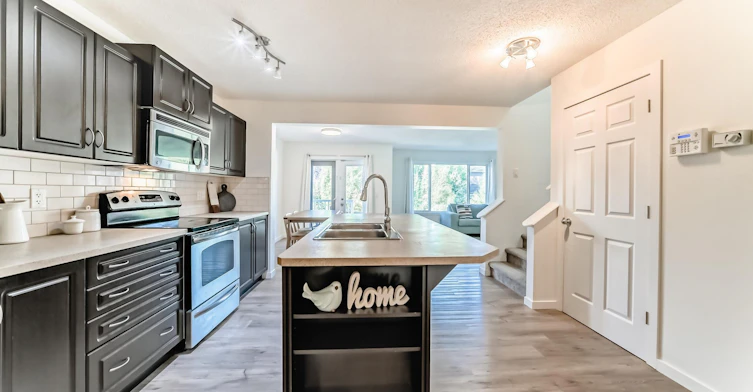 790 River Heights Crescent, Cochrane, AB, T4C 0J3