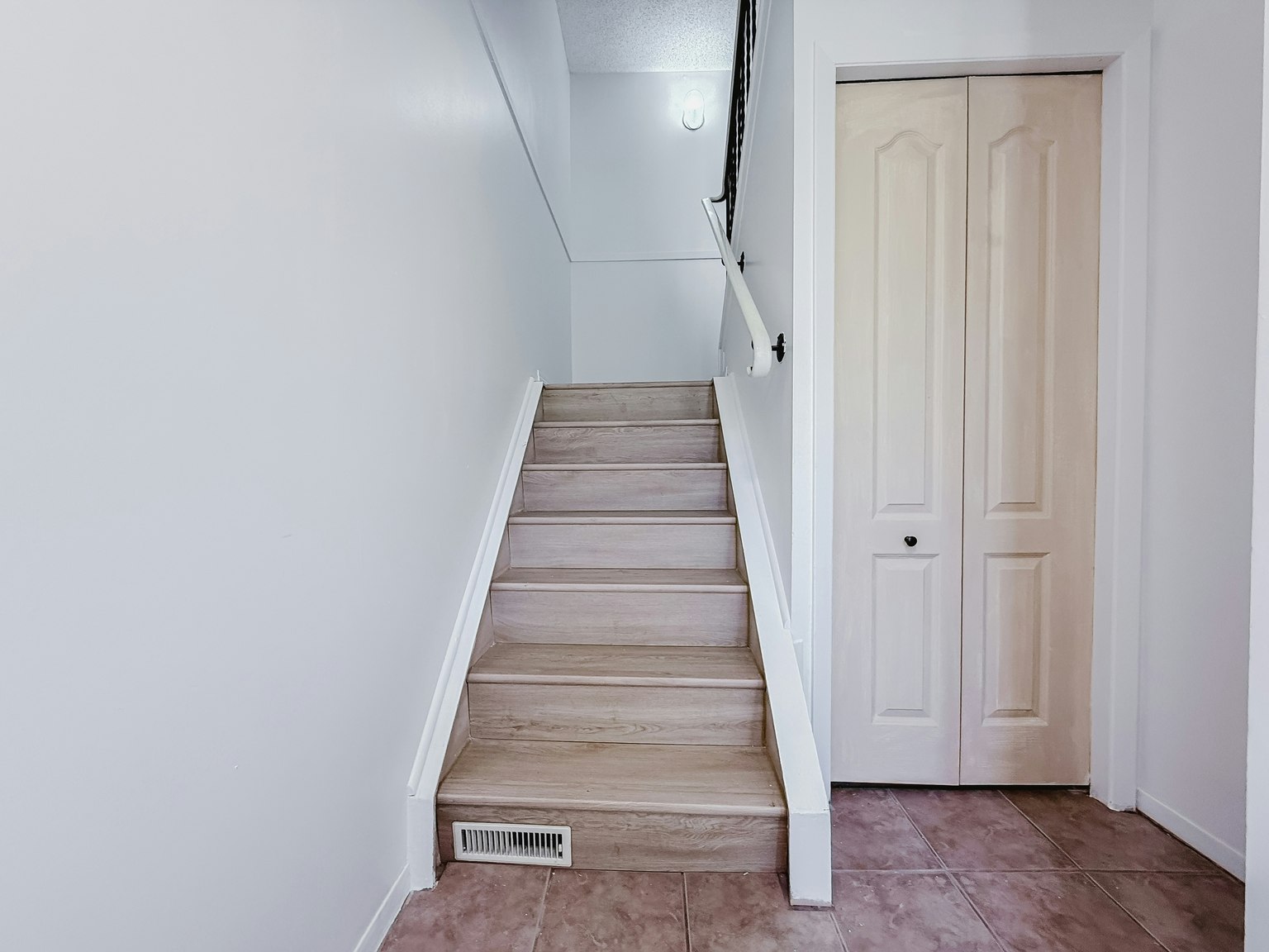 5-2519 38 Street Northeast, Calgary, AB, T1Y 4W8 - 17