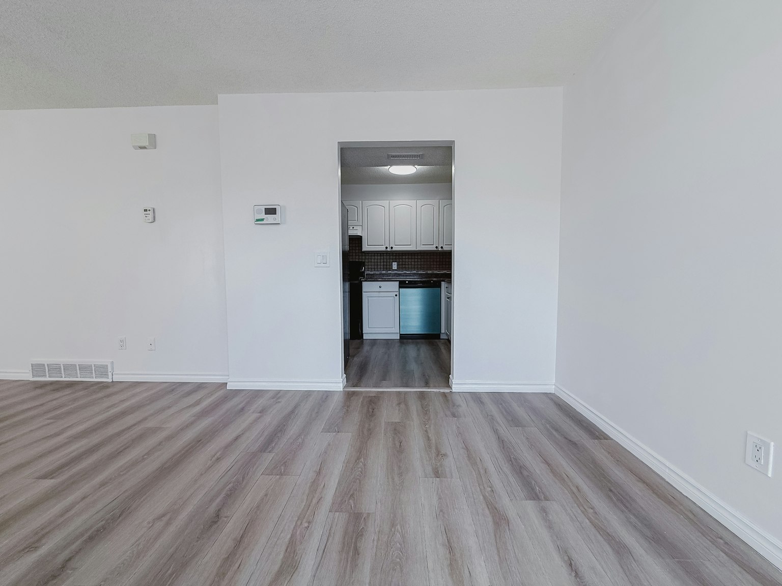 5-2519 38 Street Northeast, Calgary, AB, T1Y 4W8 - 9