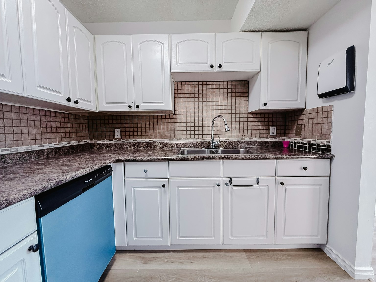 5-2519 38 Street Northeast, Calgary, AB, T1Y 4W8 - 3
