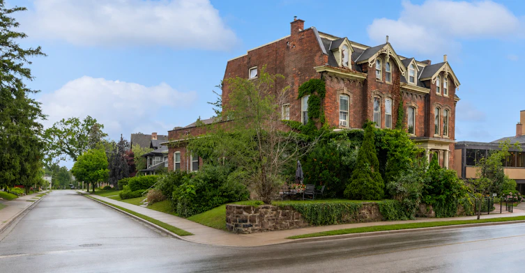 127 Ontario Street, St. Catharines, ON, L2R 5J9 - 6