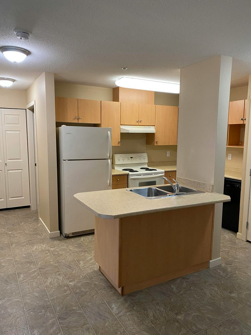 206-33353 Marshall Road, Abbotsford, BC, V2S 8N9 2
