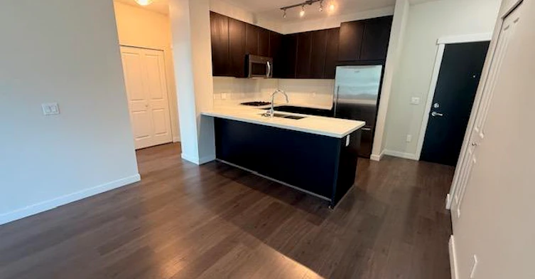 205-217 West 8th Street, North Vancouver, BC, V7M 3L8 - 5