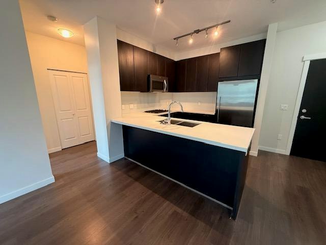 205-217 West 8th Street, North Vancouver, BC, V7M 3L8 - 4