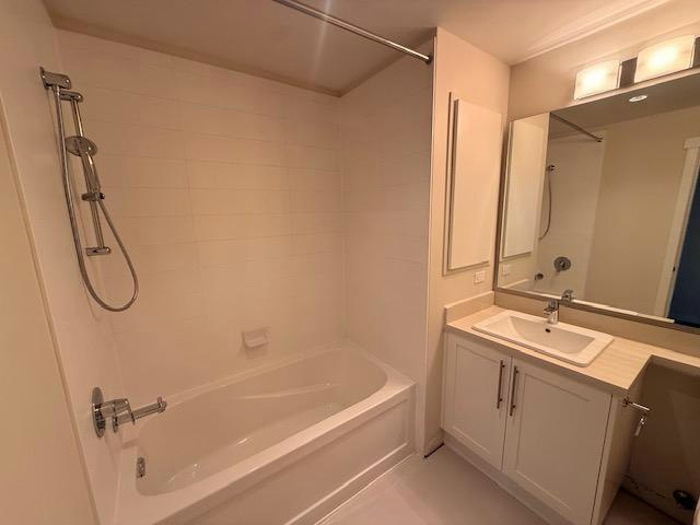 205-217 West 8th Street, North Vancouver, BC, V7M 3L8 - 13