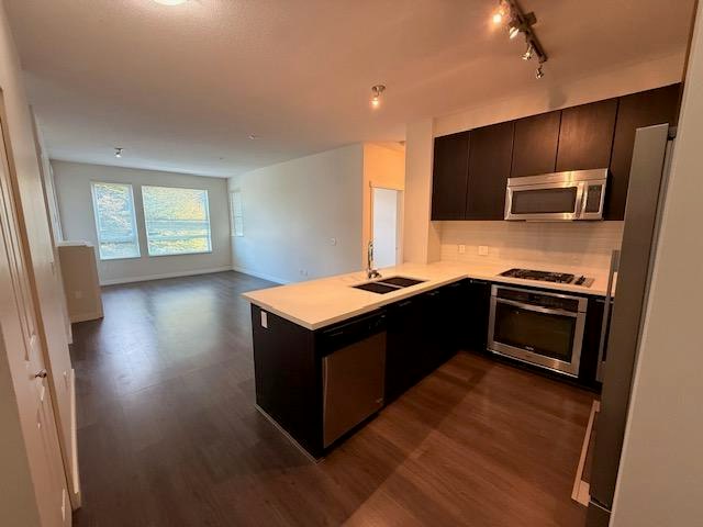 205-217 West 8th Street, North Vancouver, BC, V7M 3L8 - 2