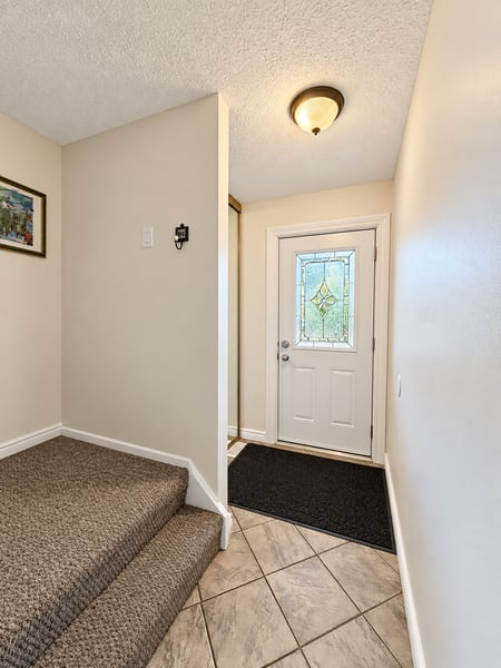 326 Elderberry Terrace, Ottawa, ON, K1E 1Z1 - 2