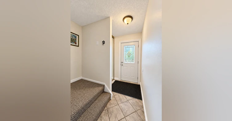 326 Elderberry Terrace, Ottawa, ON, K1E 1Z1 - 2