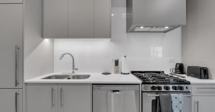 8370 Broadcast Avenue Southwest, Calgary, AB, T3H 6L3 - 12