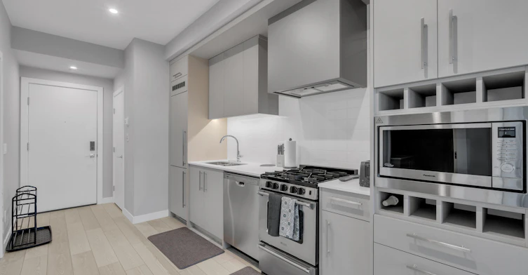 8370 Broadcast Avenue Southwest, Calgary, AB, T3H 6L3 - 10