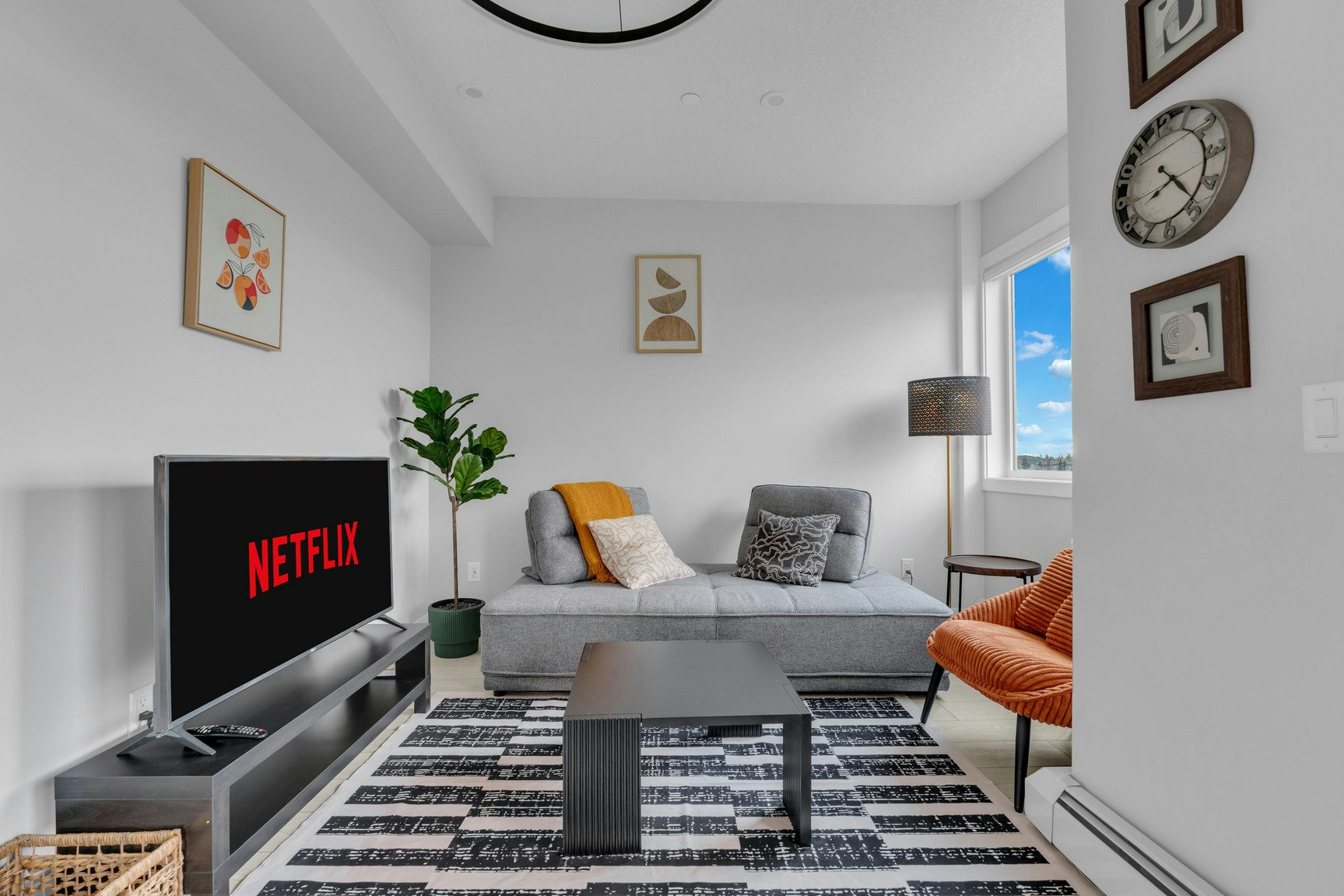 8370 Broadcast Avenue Southwest, Calgary, AB, T3H 6L3 - 4
