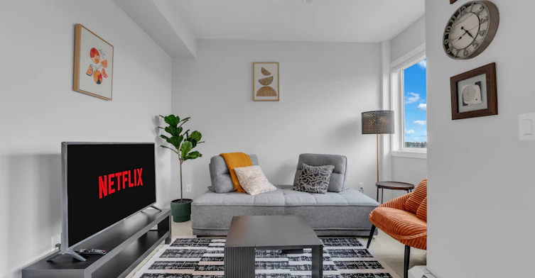 8370 Broadcast Avenue Southwest, Calgary, AB, T3H 6L3 - 4