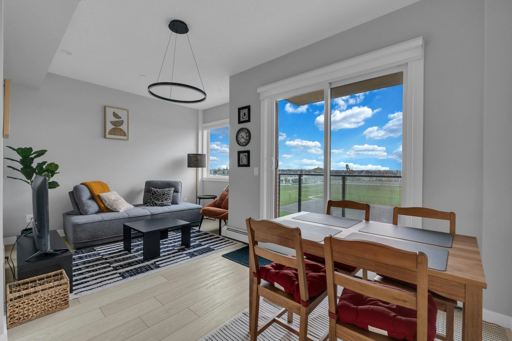 8370 Broadcast Avenue Southwest, Calgary, AB, T3H 6L3