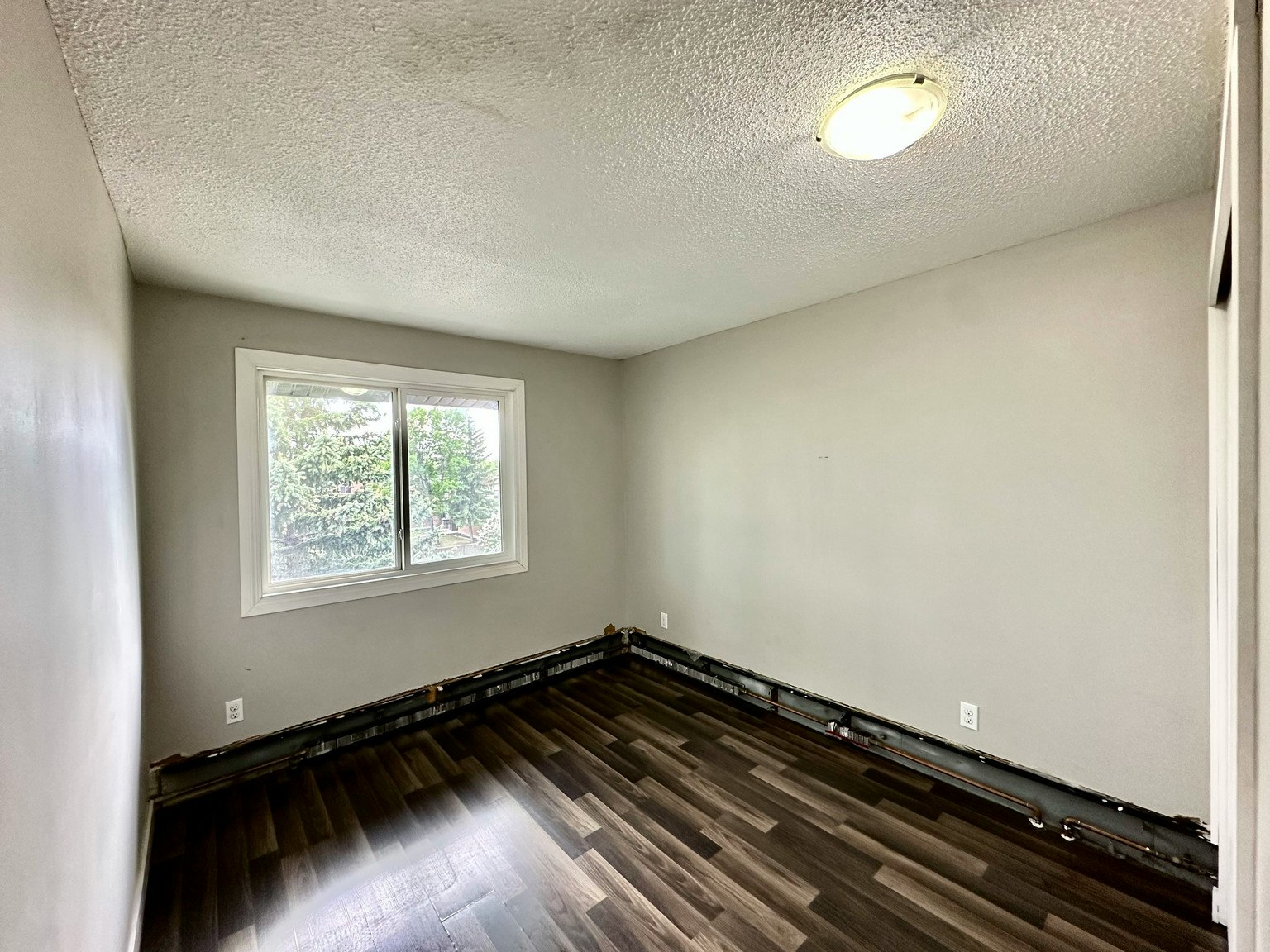 8-13456 Fort Road Northwest, Edmonton, AB, T5A 1C5 - 9