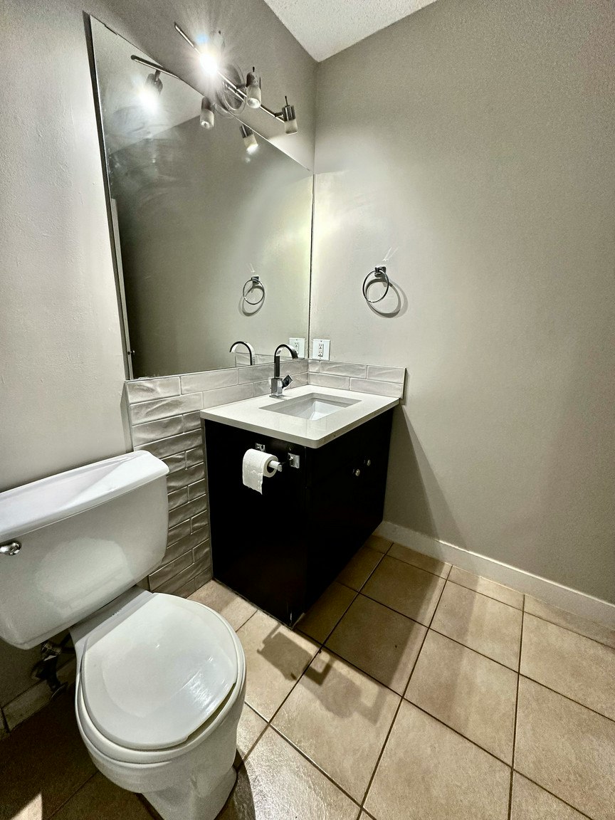 8-13456 Fort Road Northwest, Edmonton, AB, T5A 1C5 - 4