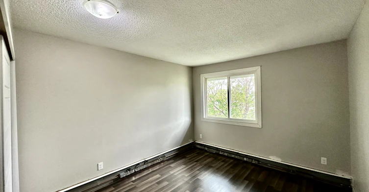8-13456 Fort Road Northwest, Edmonton, AB, T5A 1C5 - 8