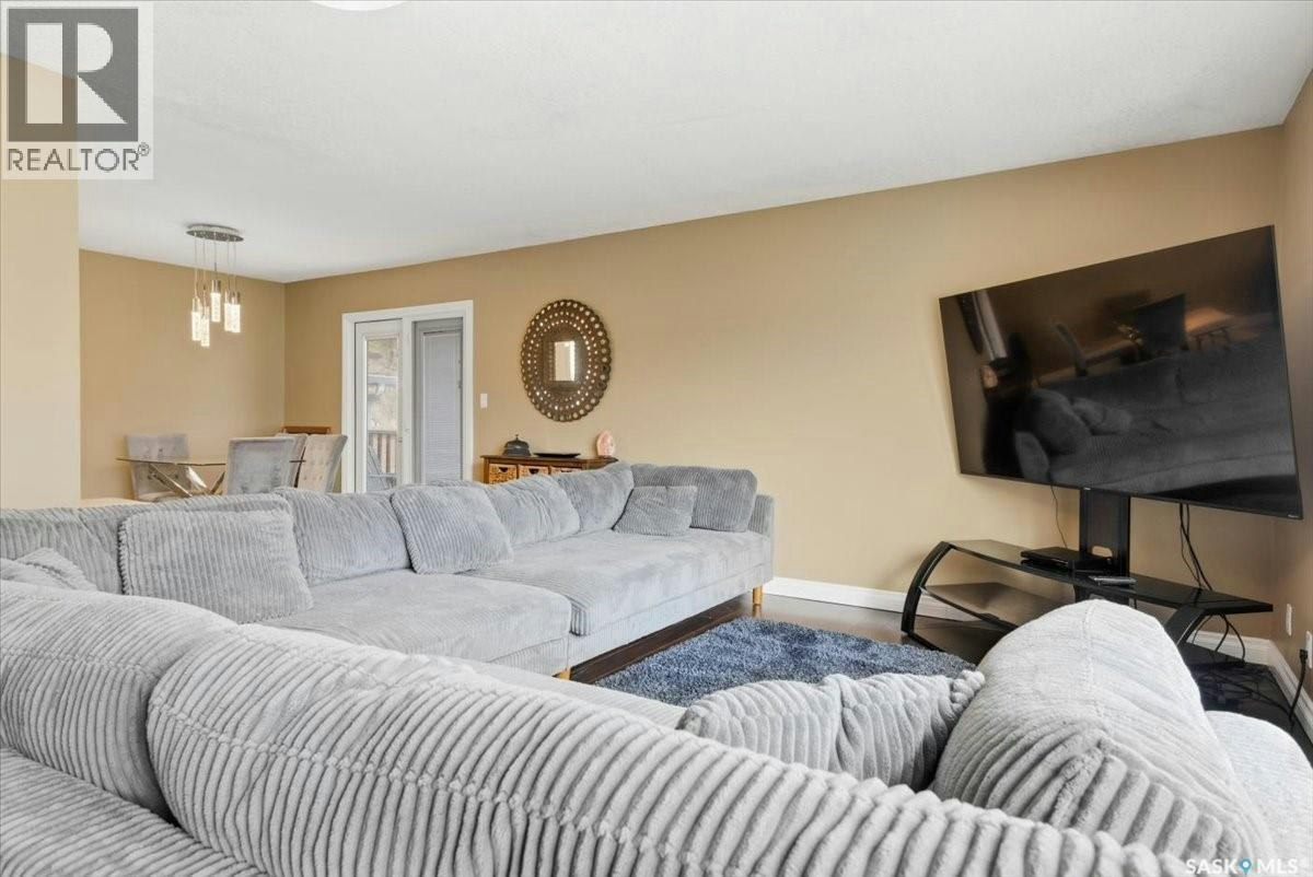 182 Lincoln Drive, Regina, SK, S4S 6R5 - 8