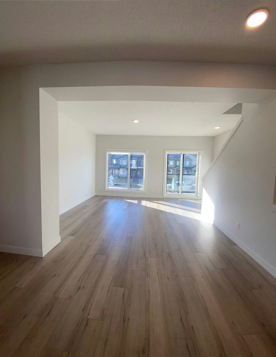 11910 35 Avenue Southwest, Edmonton, AB, T6W 4Z8