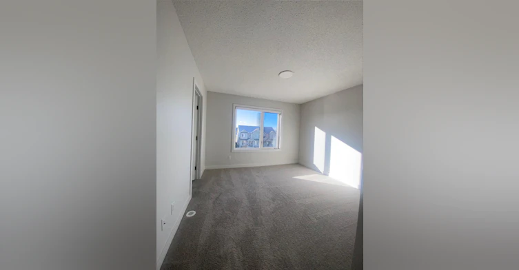 11910 35 Avenue Southwest, Edmonton, AB, T6W 4Z8 - 12