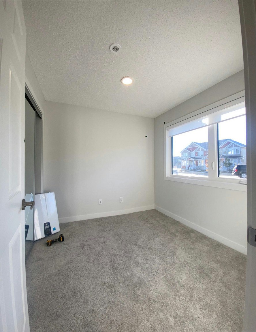 11910 35 Avenue Southwest, Edmonton, AB, T6W 4Z8 - 8