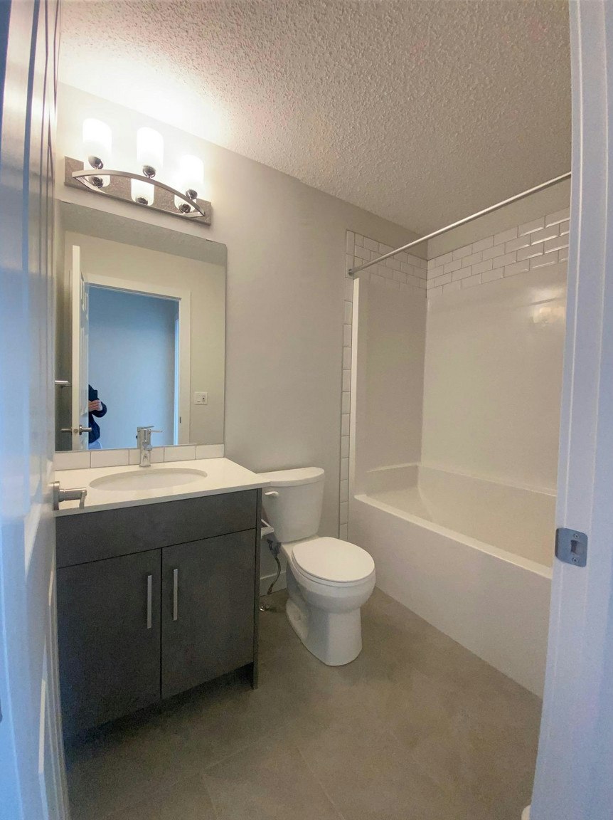 11910 35 Avenue Southwest, Edmonton, AB, T6W 4Z8 - 13