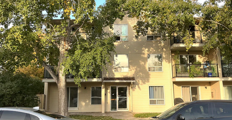 4304 75 Street NW, Calgary, AB, T3B 2M8 - 10