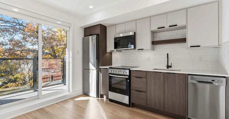 8-100 Hamilton Avenue North, Ottawa, ON, K1Y 1B9 - 4