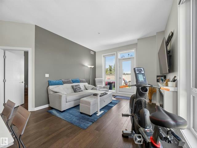 11710 87 Avenue Northwest, Edmonton, AB, T6G 0Y3 - 13