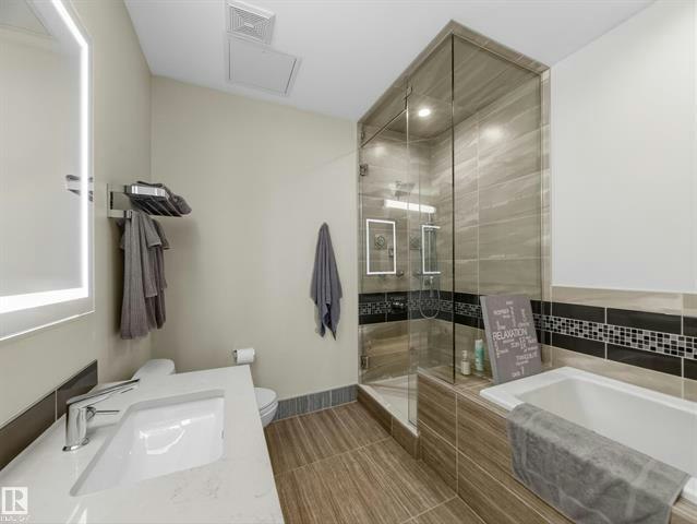 11710 87 Avenue Northwest, Edmonton, AB, T6G 0Y3 - 5