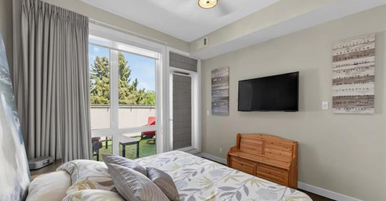 11710 87 Avenue Northwest, Edmonton, AB, T6G 0Y3 - 11