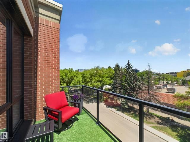 11710 87 Avenue Northwest, Edmonton, AB, T6G 0Y3 - 9