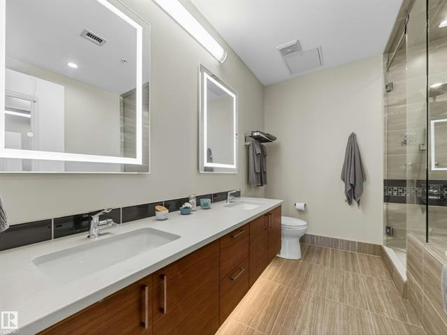 11710 87 Avenue Northwest, Edmonton, AB, T6G 0Y3 - 12