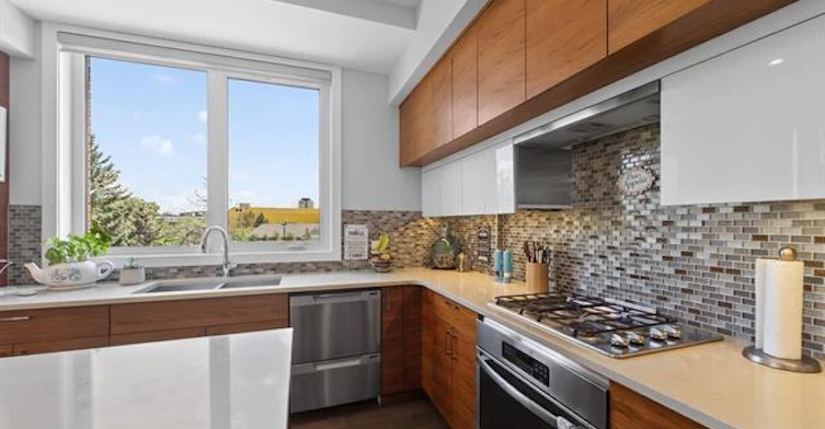 11710 87 Avenue Northwest, Edmonton, AB, T6G 0Y3 - 15
