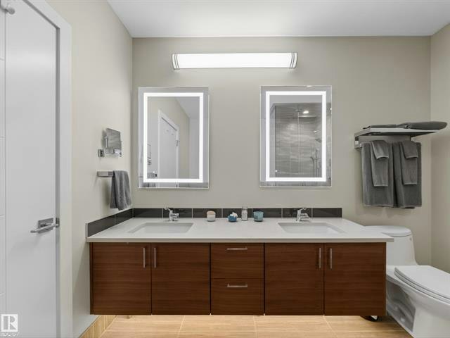 11710 87 Avenue Northwest, Edmonton, AB, T6G 0Y3 - 33