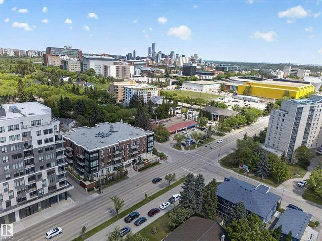 11710 87 Avenue Northwest, Edmonton, AB, T6G 0Y3 - 44