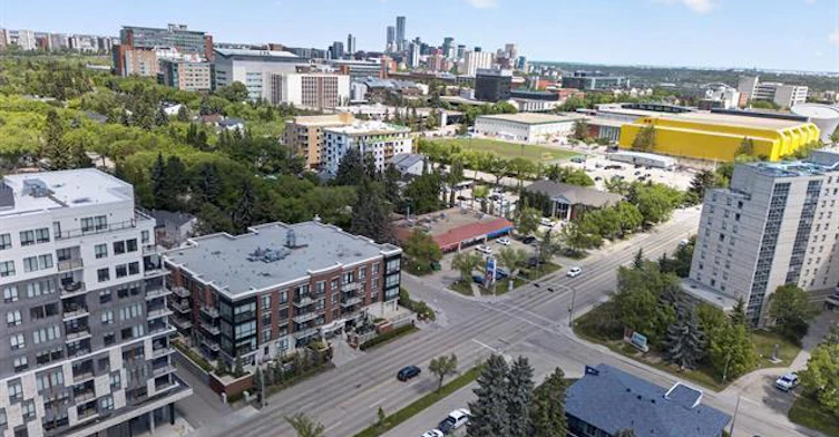 11710 87 Avenue Northwest, Edmonton, AB, T6G 0Y3 - 44
