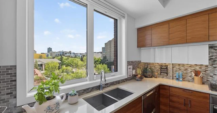 11710 87 Avenue Northwest, Edmonton, AB, T6G 0Y3 - 8